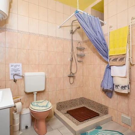 2 Bedroom Front In