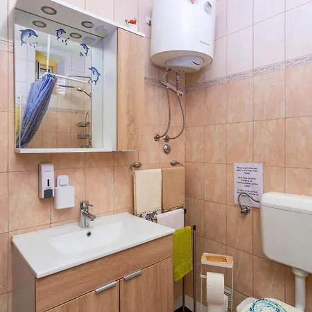 2 Bedroom Front In