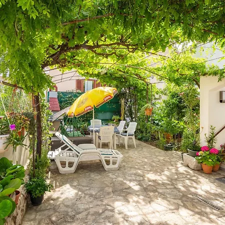2 Bedroom Front In * Punat