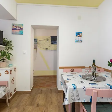 2 Bedroom Front In